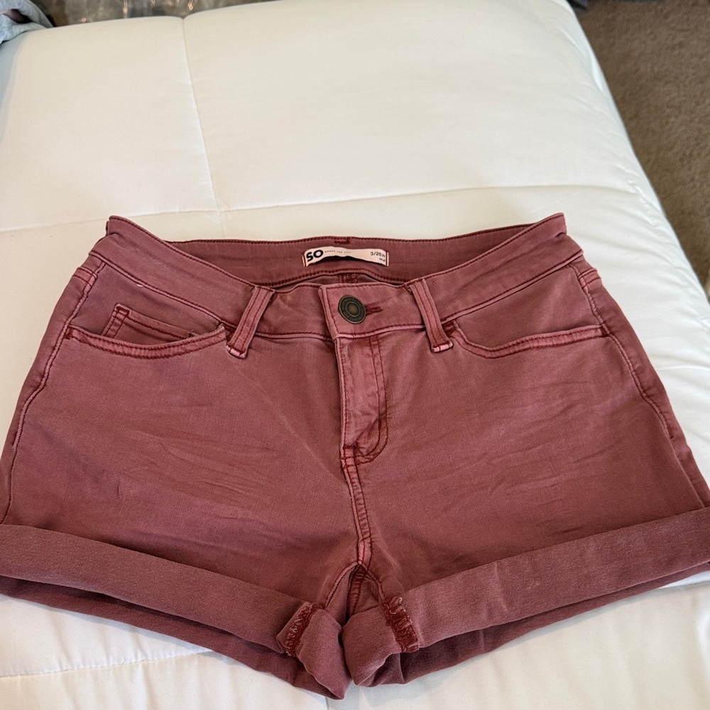 SO Women's Rolled Hem Jean Shorts - Mauve